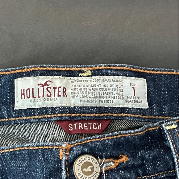 Hollister Shorts - Picture 2 of 4